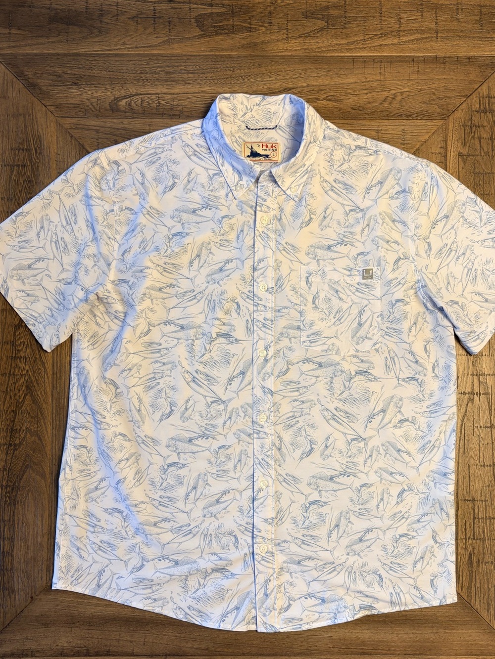 Huk Men’s White & Blue Short-Sleeve Fish Print Button-Down Shirt Size Large